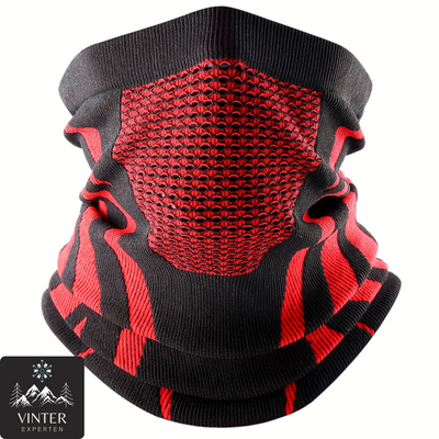 Röd vinter halsduk från Vinterexperten, designad med ventilerande material och ergonomisk passform för värme och komfort under kalla dagar.