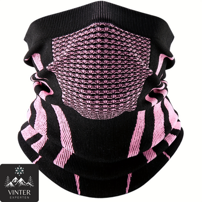 Rosa vinter halsduk från Vinterexperten, designad med ventilerande material och ergonomisk passform för värme och komfort under kalla dagar.